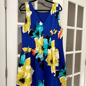 Vince Camuto 16W sleeveless multi color print.